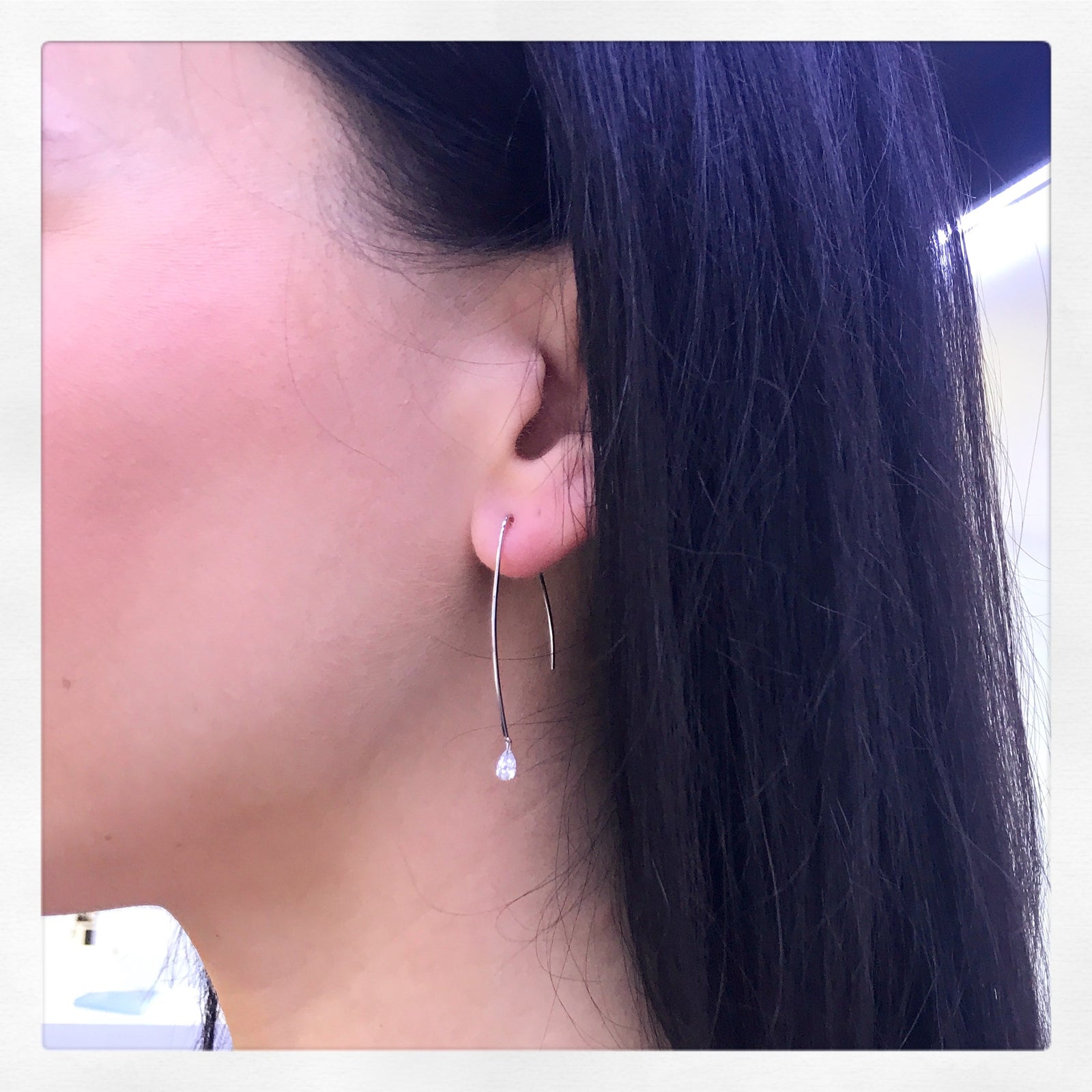 Pear Shape 18ct White Gold Long Lustre Drop Laser Drilled 0.32ct Diamonds Earrings